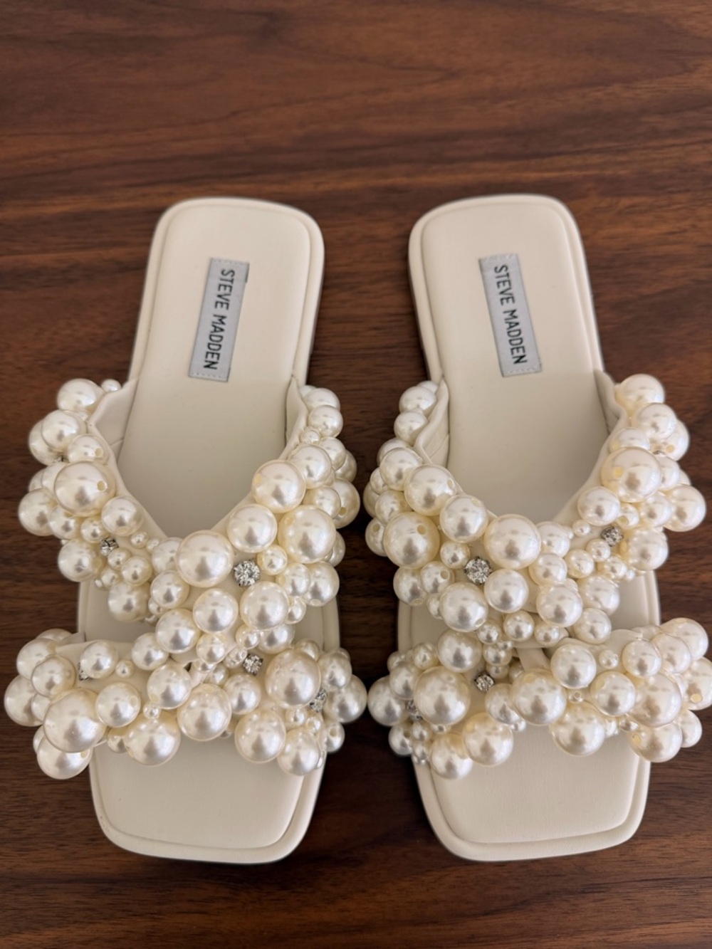 Steve Madden Ivory Pearl Cluster Slides